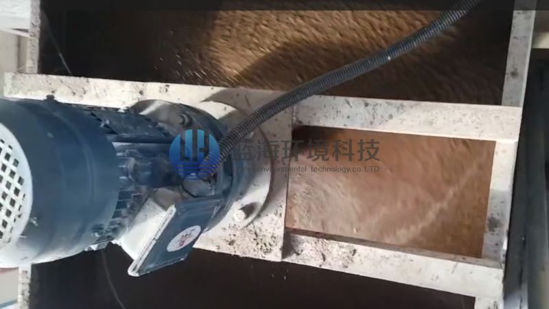 廣西仙鶴新材料丨低壓+高壓帶式污泥脫水機(jī)，干度達(dá)45%